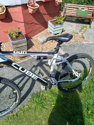 Cube Ams 130 2012