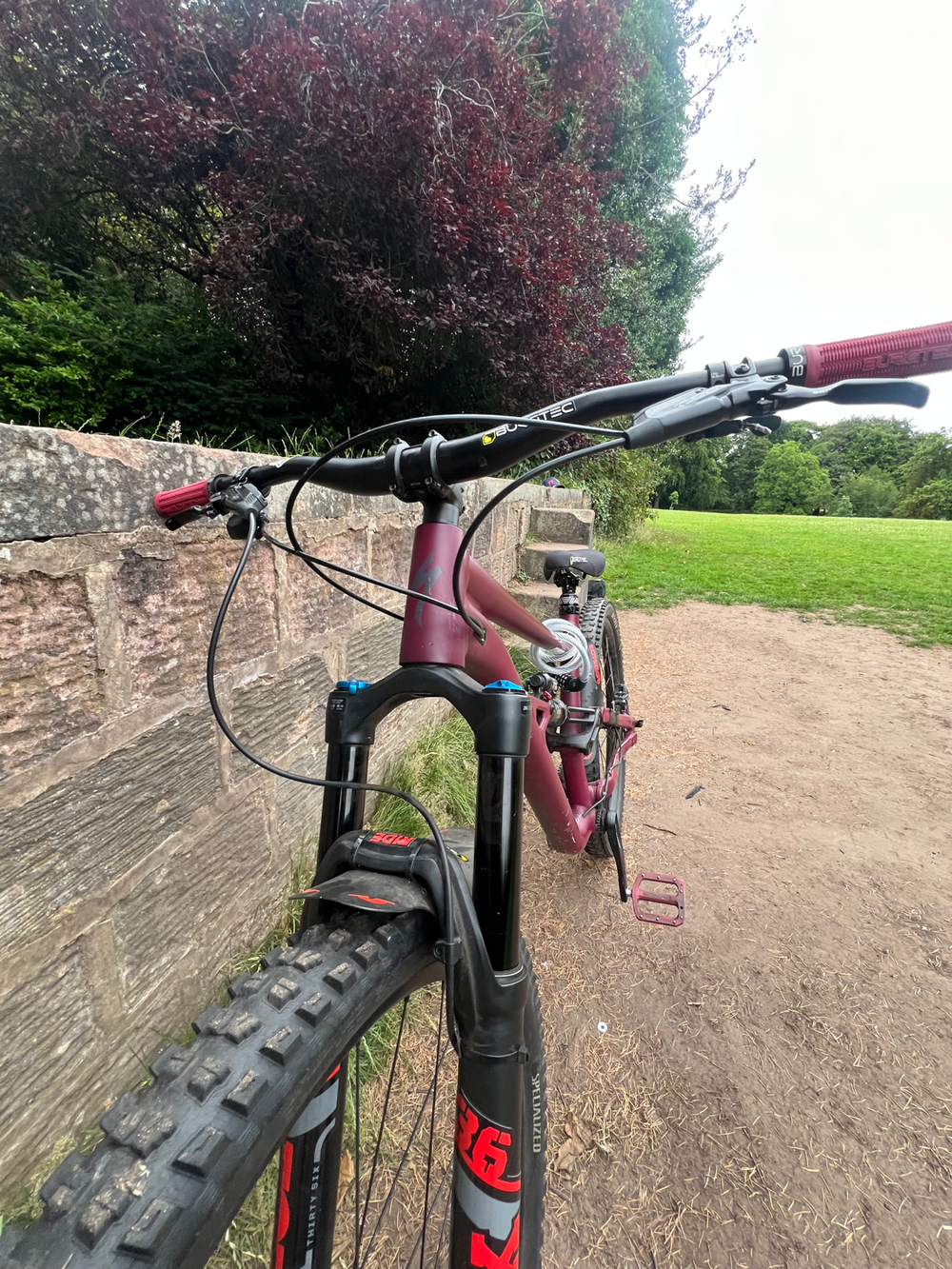 Specialized Status 140 2022