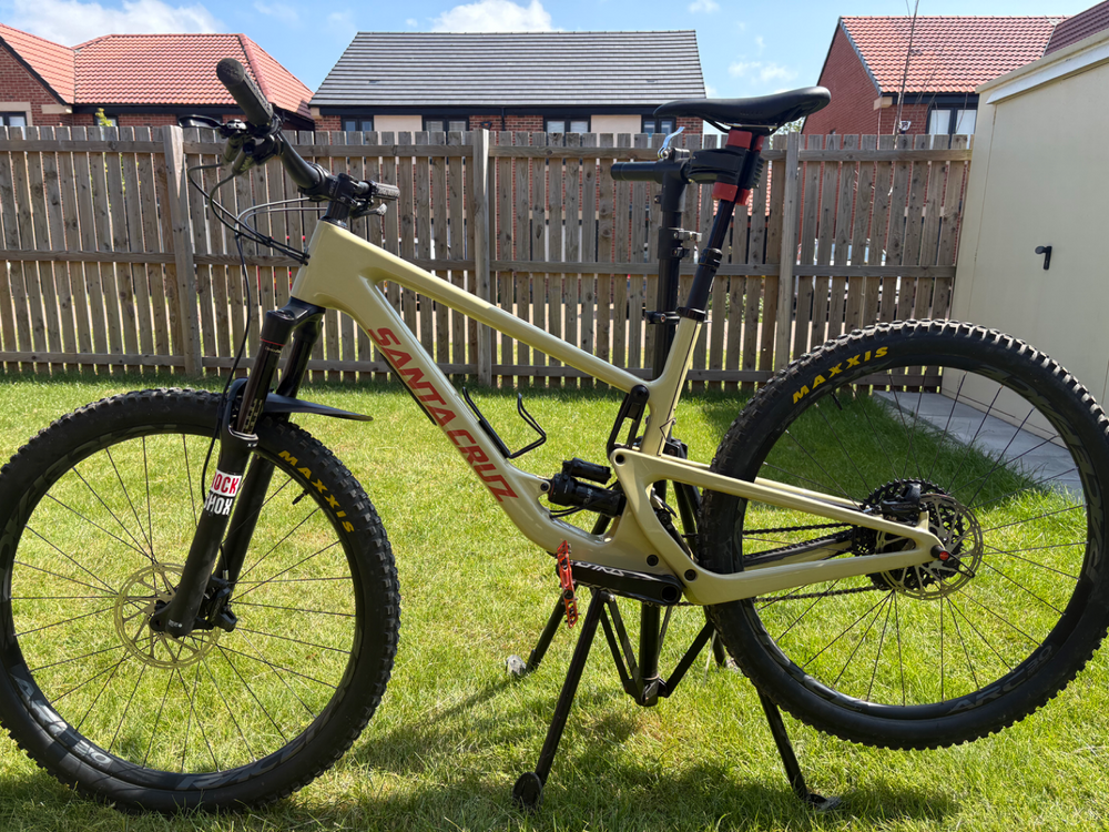 Santa Cruz Hightower Carbon C 2025