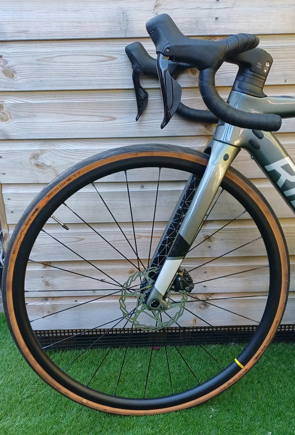 Ribble Endurance SL e - Enthusiast, Shimano 105 Di2 2022