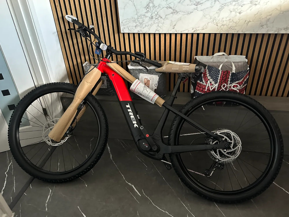 Trek Powerfly+ 4 Gen 5 M Gloss Radioactive Red/Matte Dark Star 2025