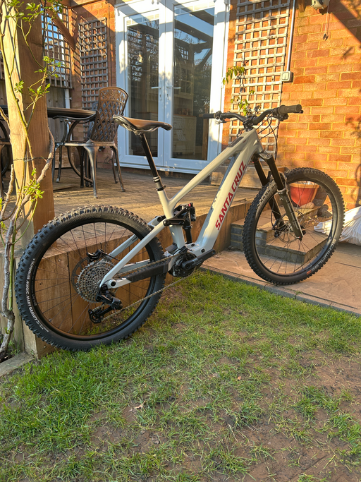 Santa Cruz Vala c kit R 2024