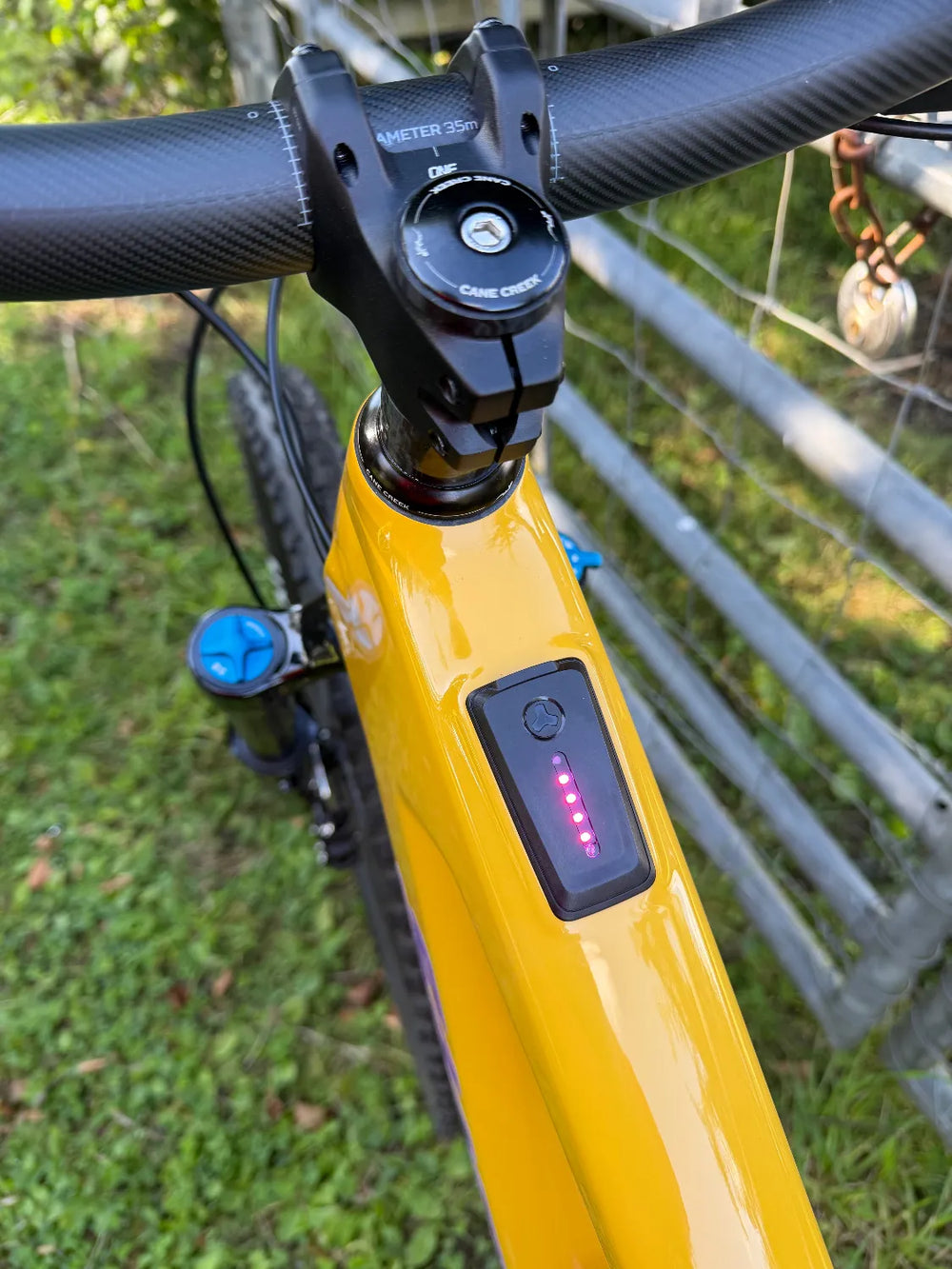 Santa Cruz Heckler SL 1.1 C Carbon MX 90 Hope Yellow Stunning Bike 2026