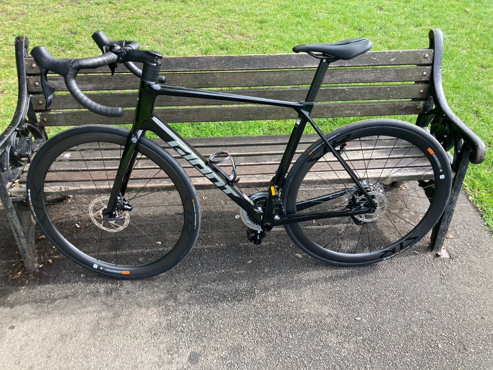 Giant TCR Advanced - Pro 1 AXS 2025