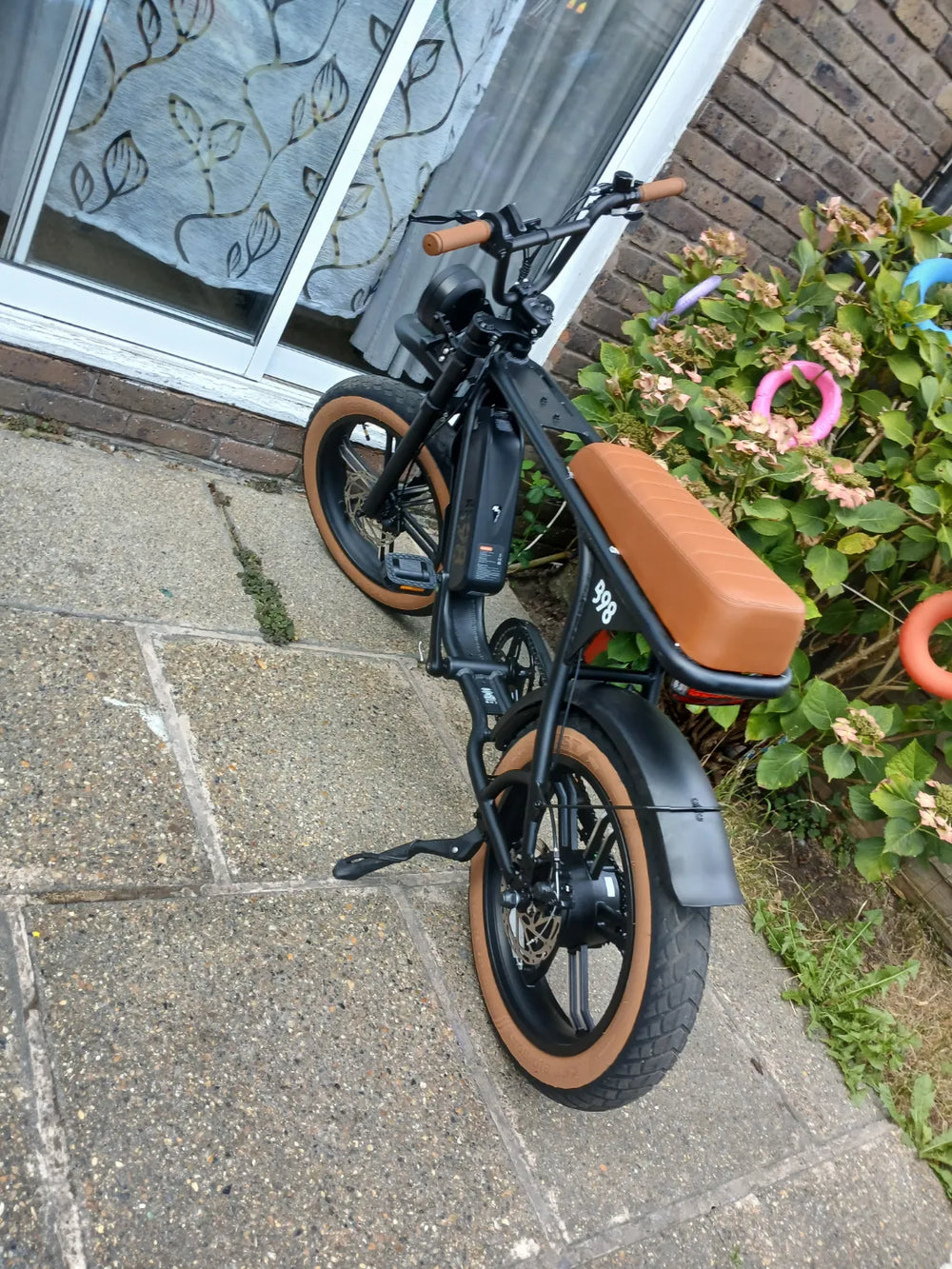 Halfords  B98 2025