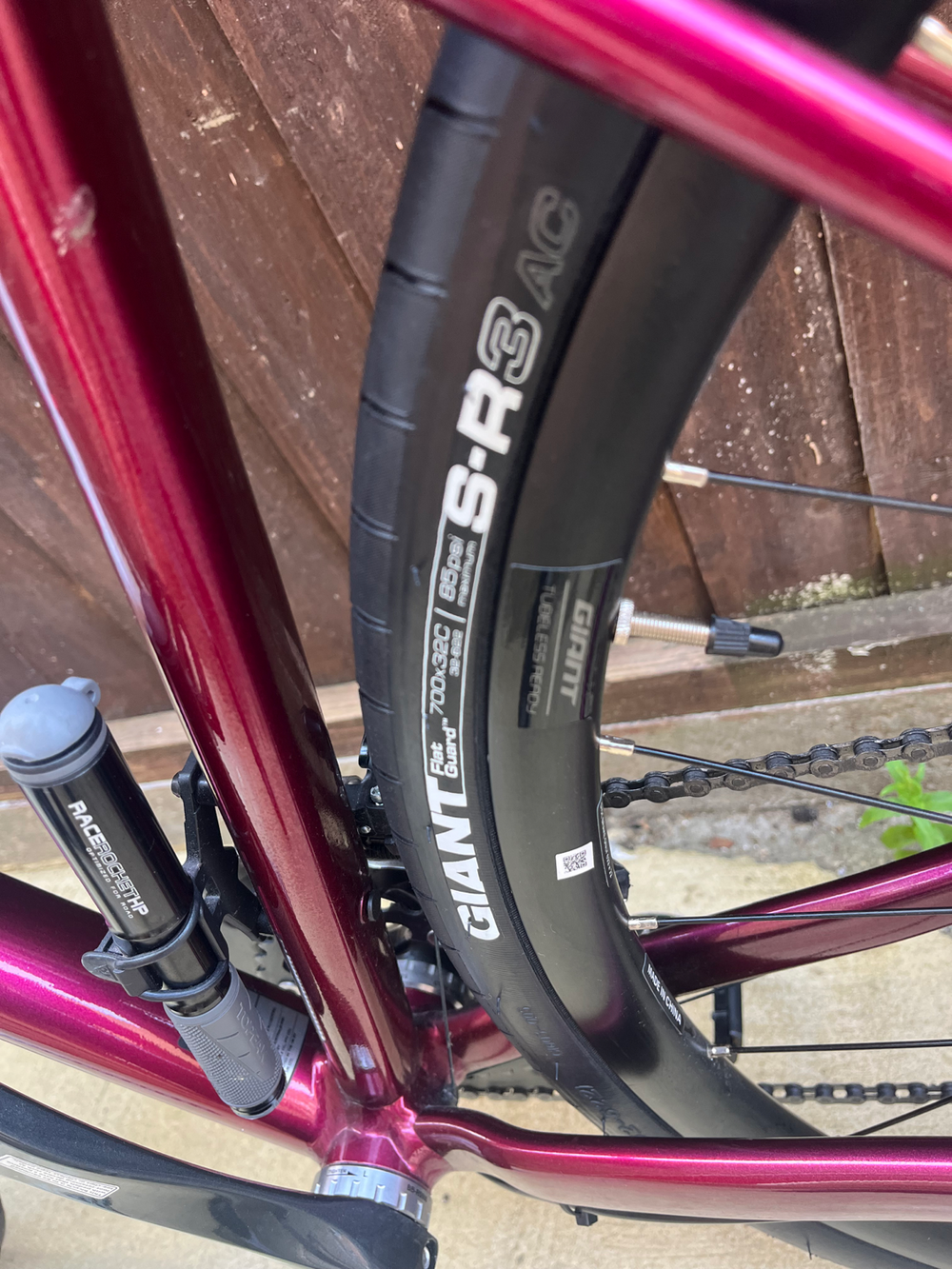 Giant Contend AR 3 2021