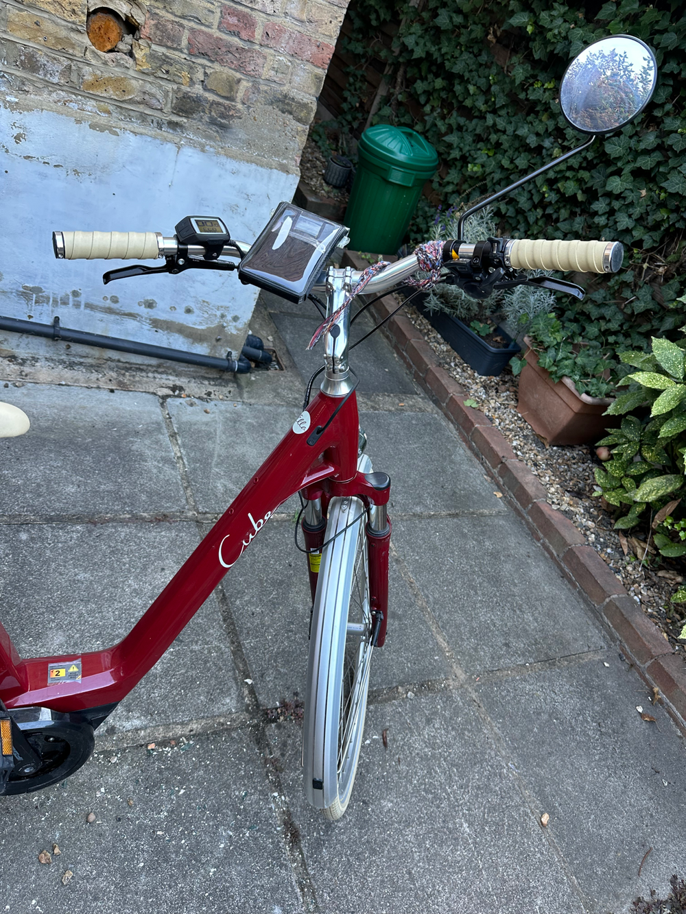 Cube Cube Ella Ride Hybrid 500 Electric Hybrid Bike in Red 2020