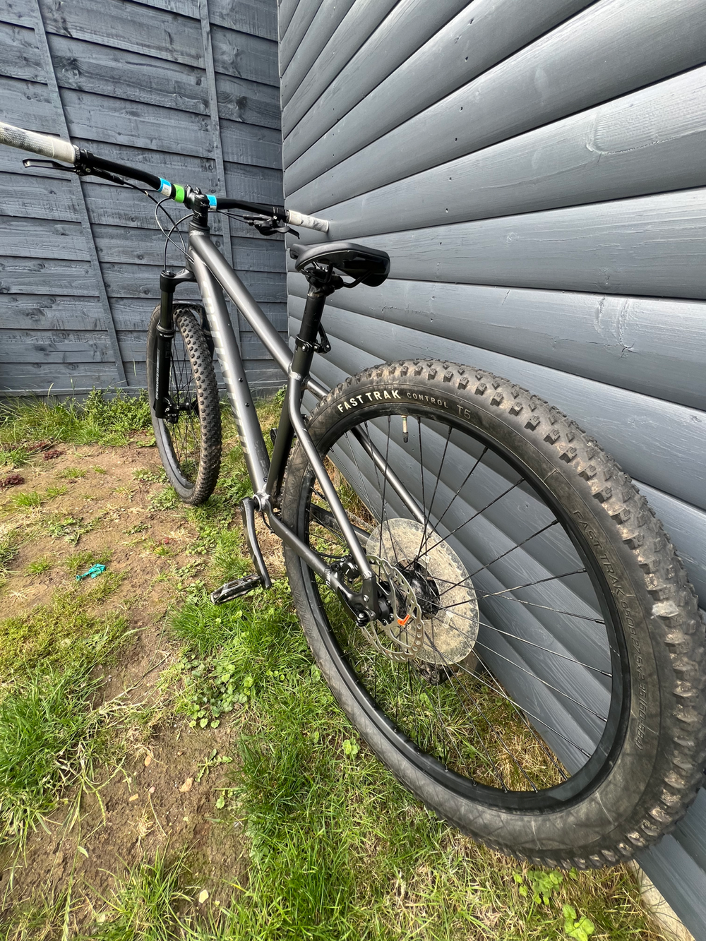 Specialized Rockhopper Expert KH 27.5 2024