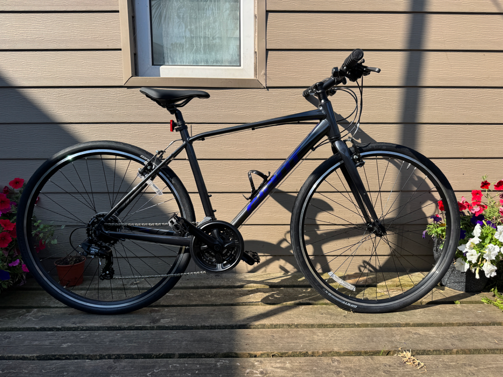 Giant Escape 3 Hybrid 2024