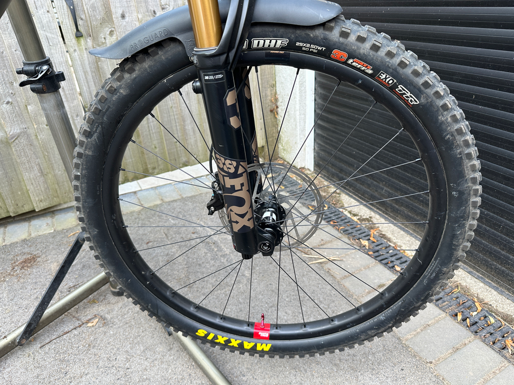 Santa Cruz Bullit X01 Air / Carbon CC / MX 2021