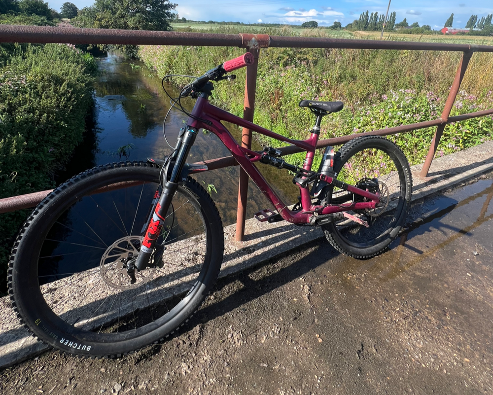 Specialized Status 140 2022