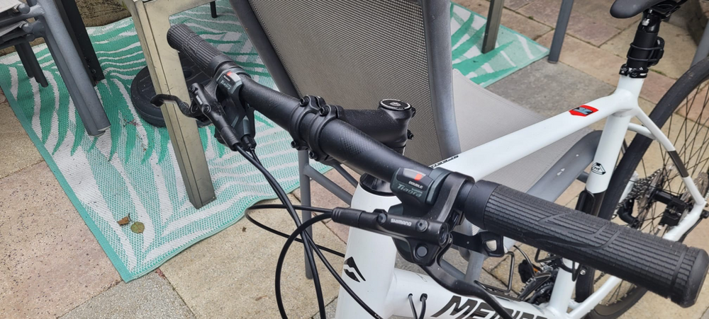 Merida Speeder 300 Hybrid 2025