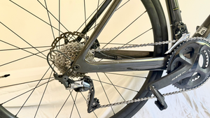Scott Addict E- Carbon Rioad bike 2023