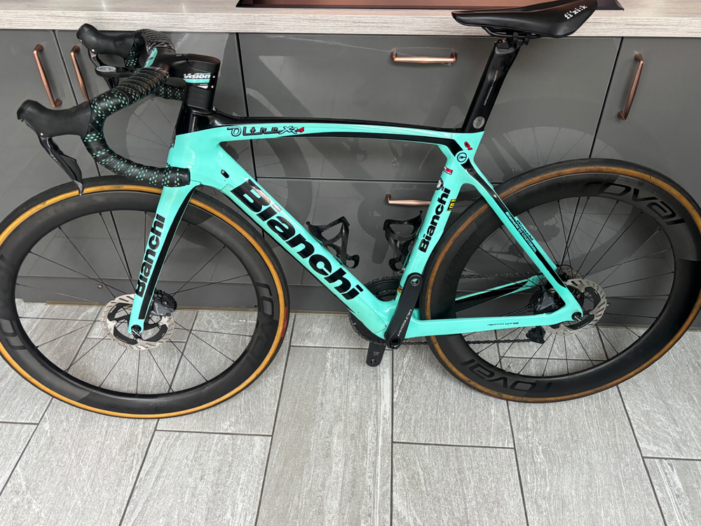 Bianchi Oltre XR4 - Ultegra Di2 2019