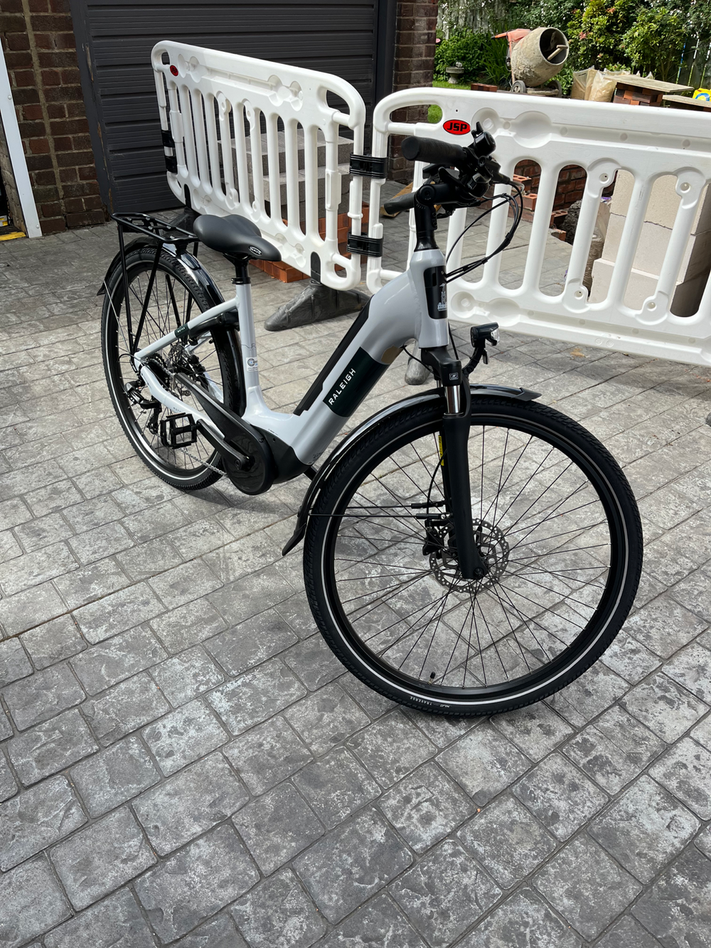 Raleigh Motus 7 Speed Step Through Bosch 2017