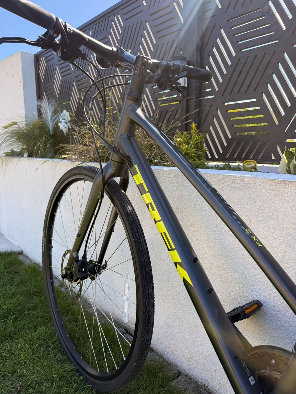 Trek Fx 2 Disc Equipped Stagger 2023