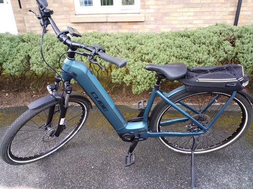 CUBE KATHMANDU HYBRID ONE 625 BLUE/BLACK 2023