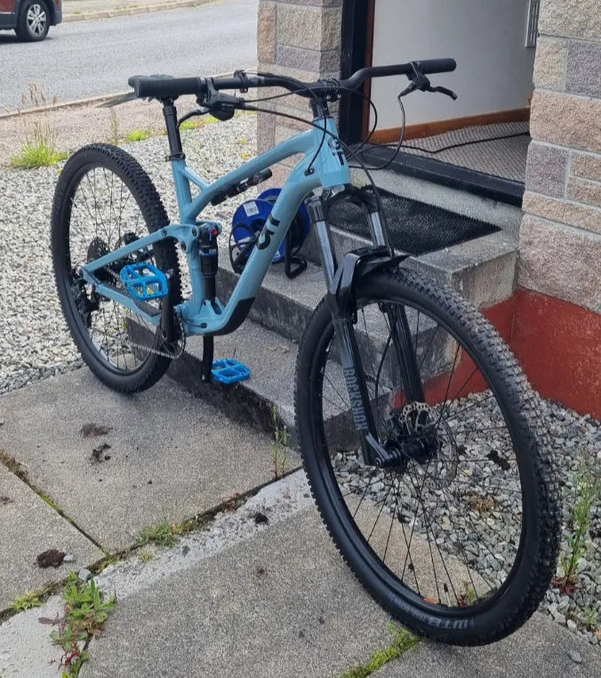 GT Sensor Sport 2023 - Trail Bike