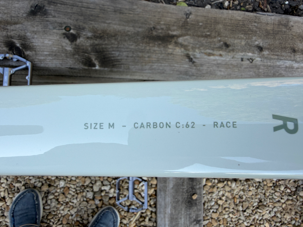 Cube Nuroad Hybrid C:62 Race 400x Carbon 2025