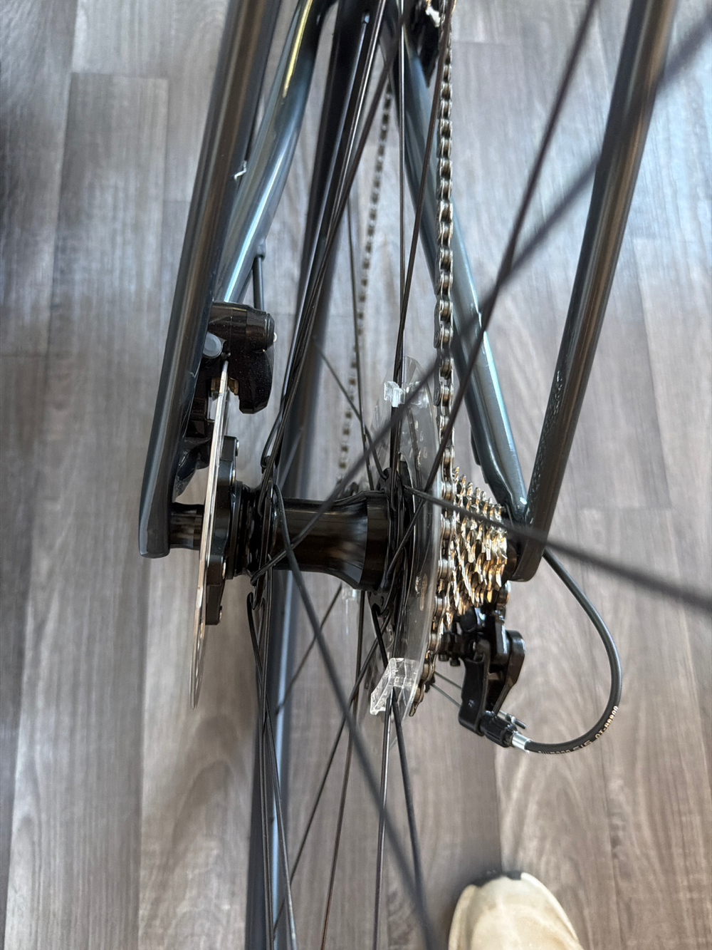 Specialized Aethos Sport - Shimano 105 2025