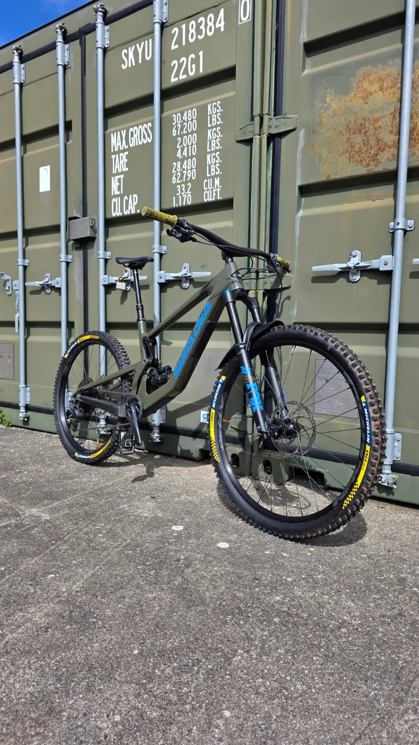 Santa Cruz BRONSON S / Carbon C 2023