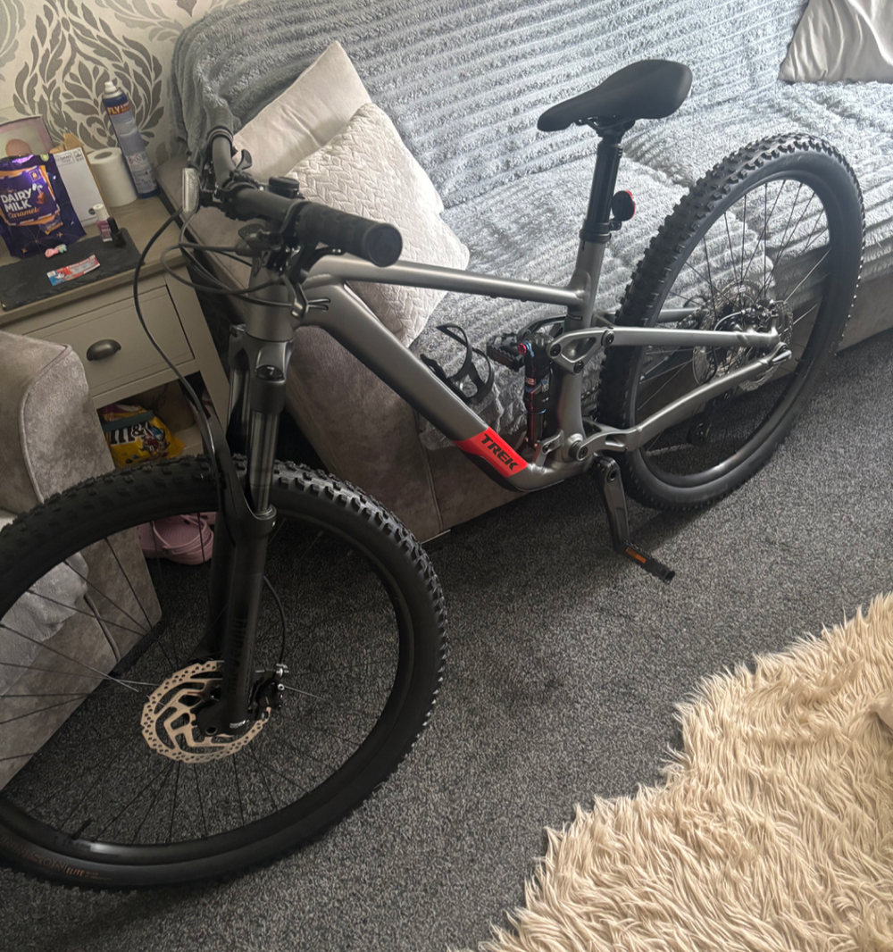 Trek Top Fuel 9.8 XT 2024