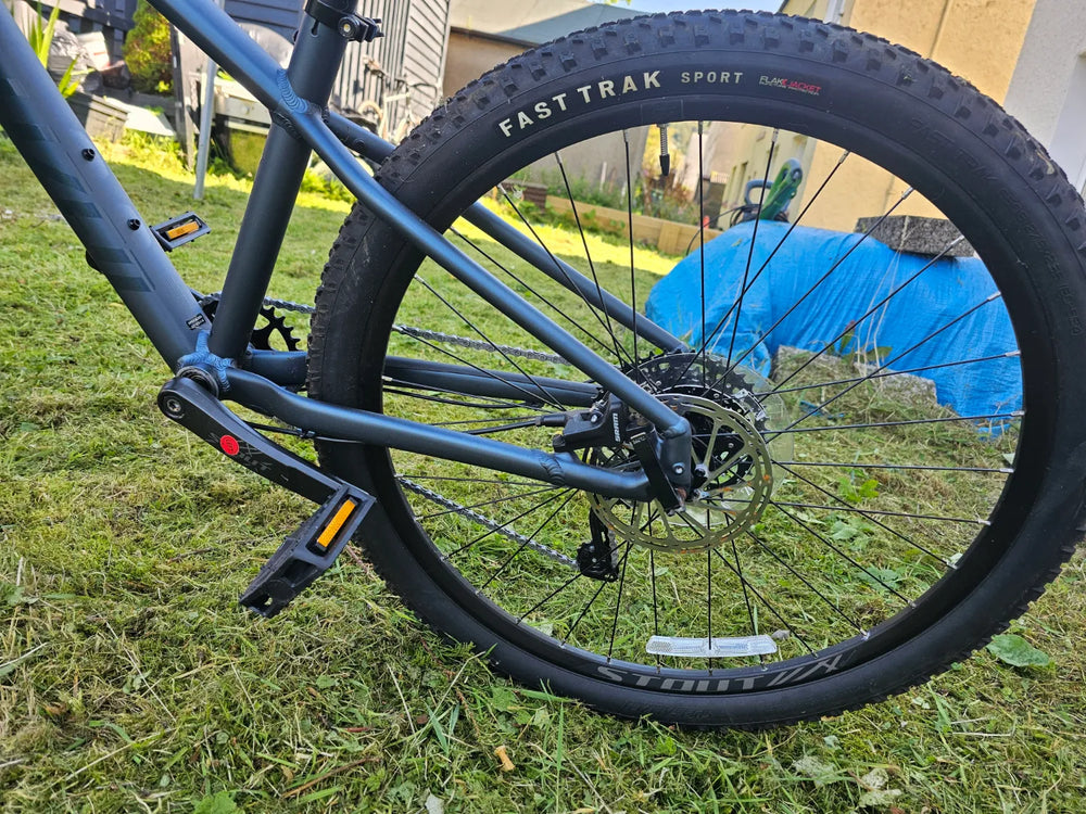 Specialised rockhopper  Comp 27.5 inches Mountain Bike 2023 - Hardtail MTB S, Satin Cast Battle Ship / Gloss Cast Battleship