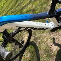 Trek Powerfly FS 7 2022