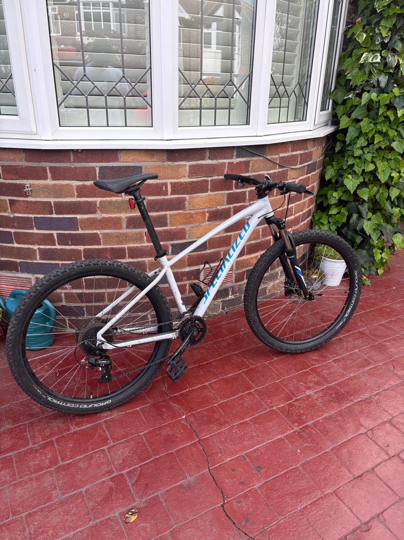 Specialized Rockhopper 27.5 2020