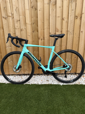 Bianchi Specialissima Comp 105 Di2 2025