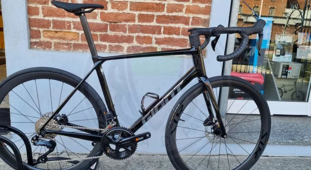 Giant TCR Advanced - Pro 1 Di2 2025