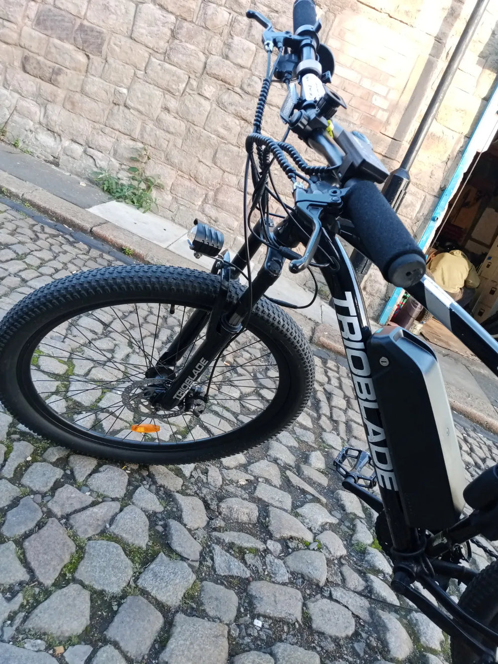 TRIOBLADE Shimano  Electric bike. Adult size 27.5 2023