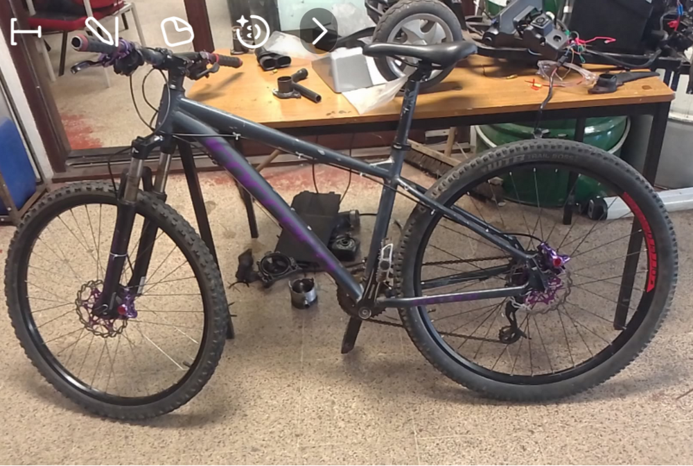 Carrera Vengeance Mens Mountain Bike 2021