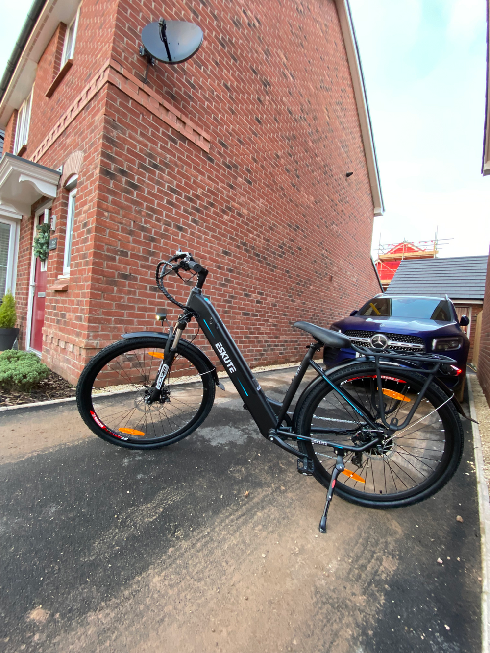 Eskute Polluno Electric City Bike 2022