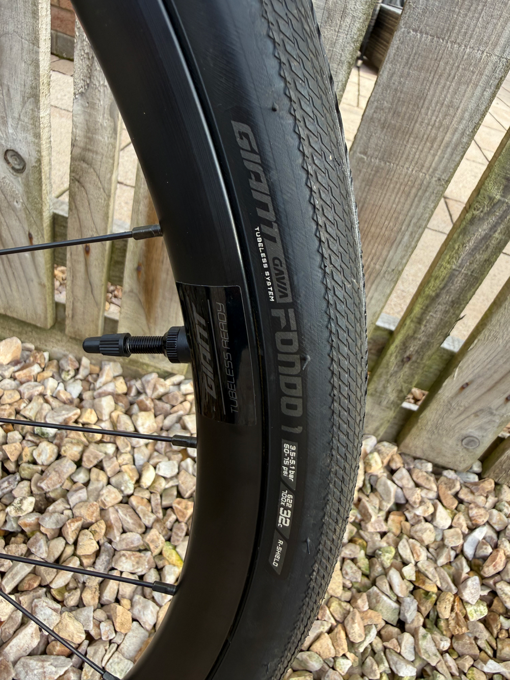 Giant Defy Advanced 2 Carbon Road 2022