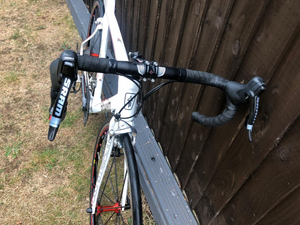 B'twin Facet 9 racing bike 2011