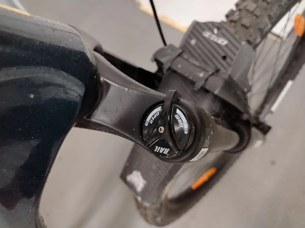 gt bicycles sensor carbon elite GT Sensor Carbon Elite 2023