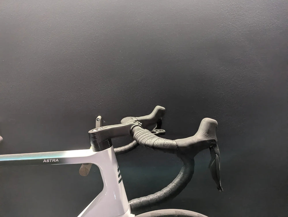 Basso Astra Shimano 105 Di2 2024