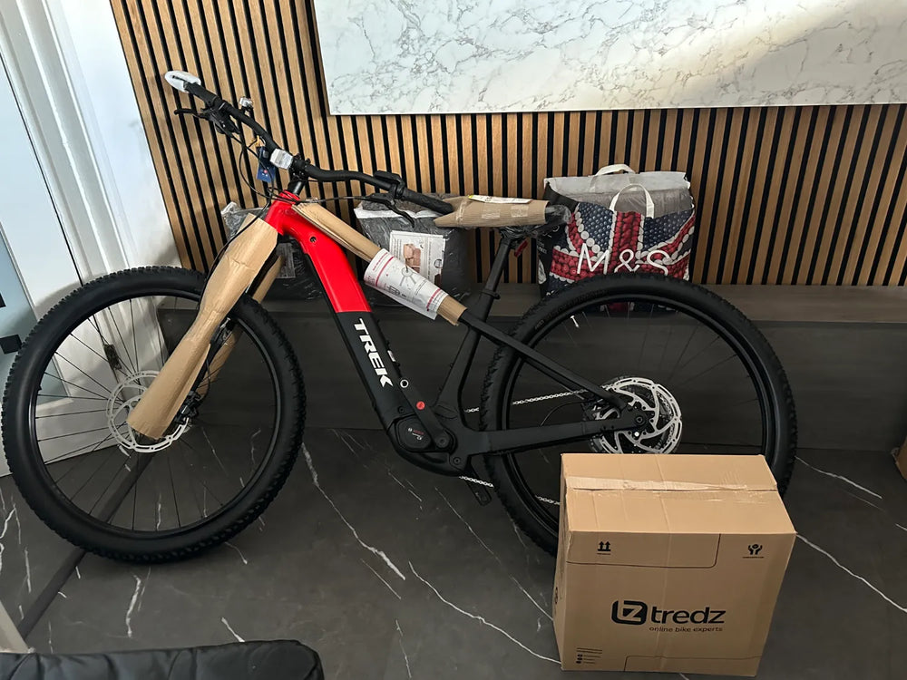 Trek Powerfly+ 4 Gen 5 M Gloss Radioactive Red/Matte Dark Star 2025