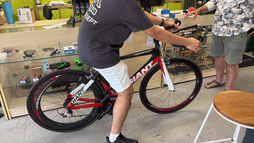 Giant Trinity Advanced Sl 0 TT and Triatlhon Bike: Prismatic 2025