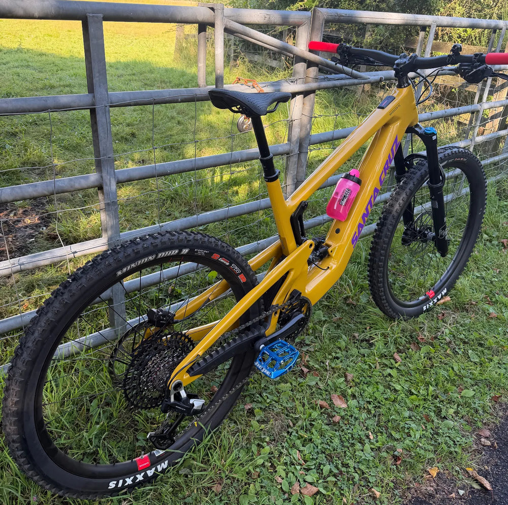 Santa Cruz Heckler SL 1.1 C Carbon MX 90 Hope Yellow Stunning Bike 2026