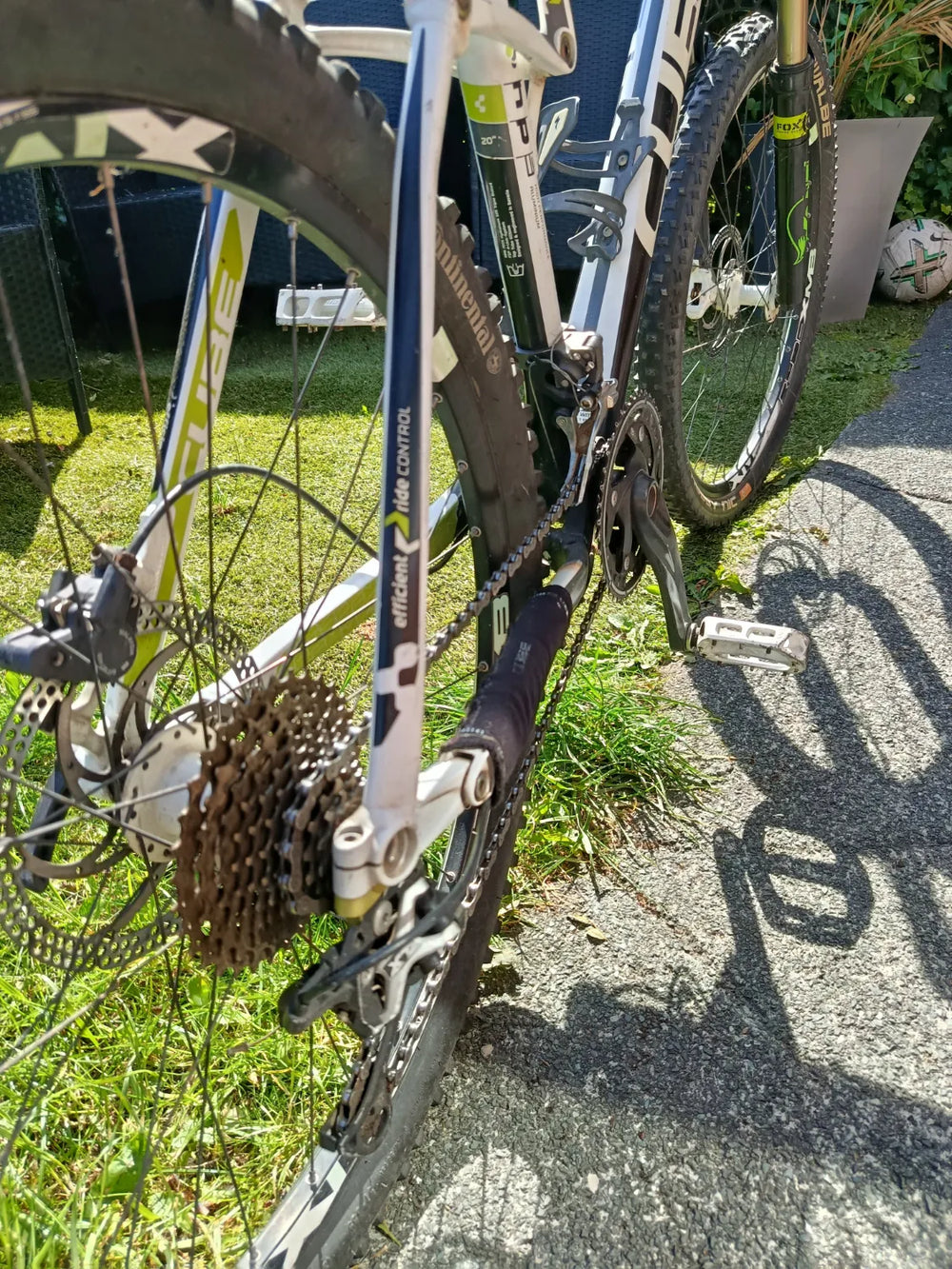 Cube Ams 130 2012