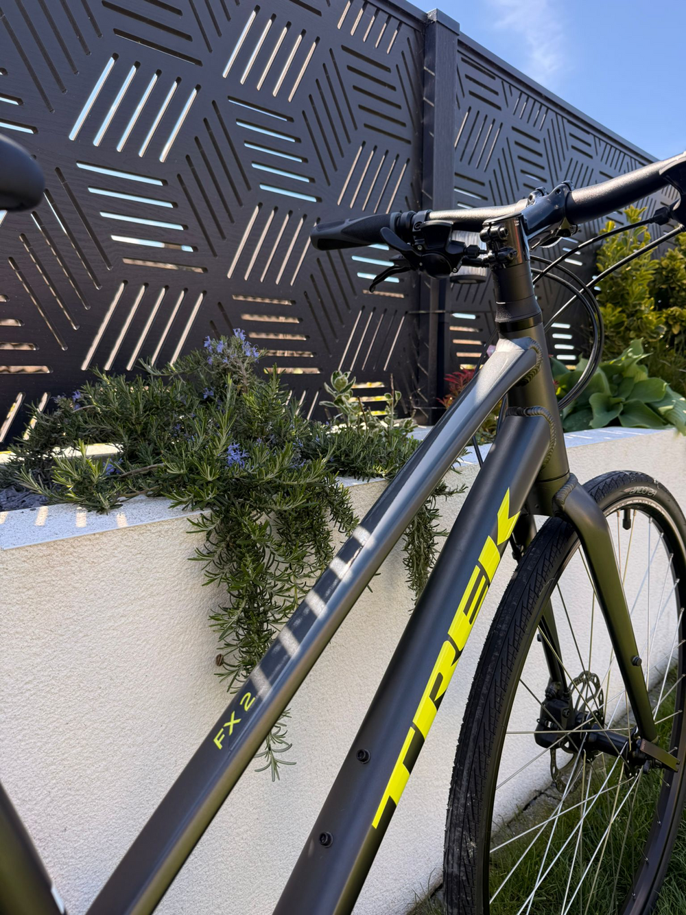 Trek Fx 2 Disc Equipped Stagger 2023