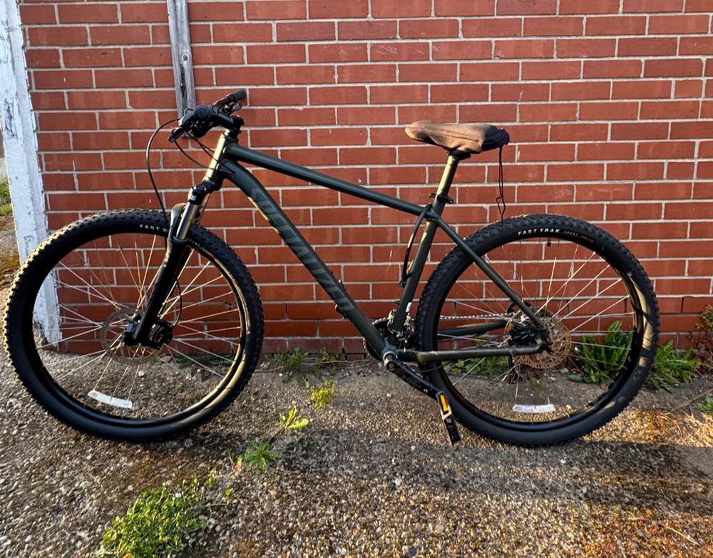Specialized Rockhopper 2023