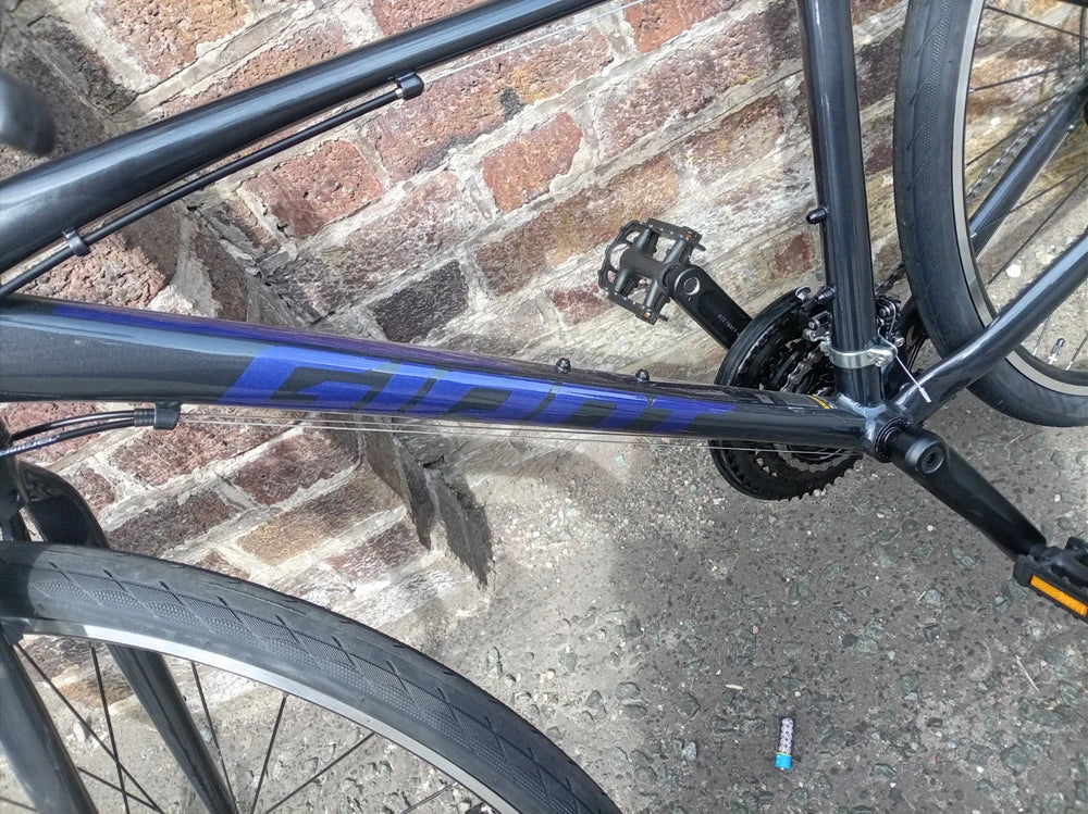 Giant Escape 3 Hybrid 2024