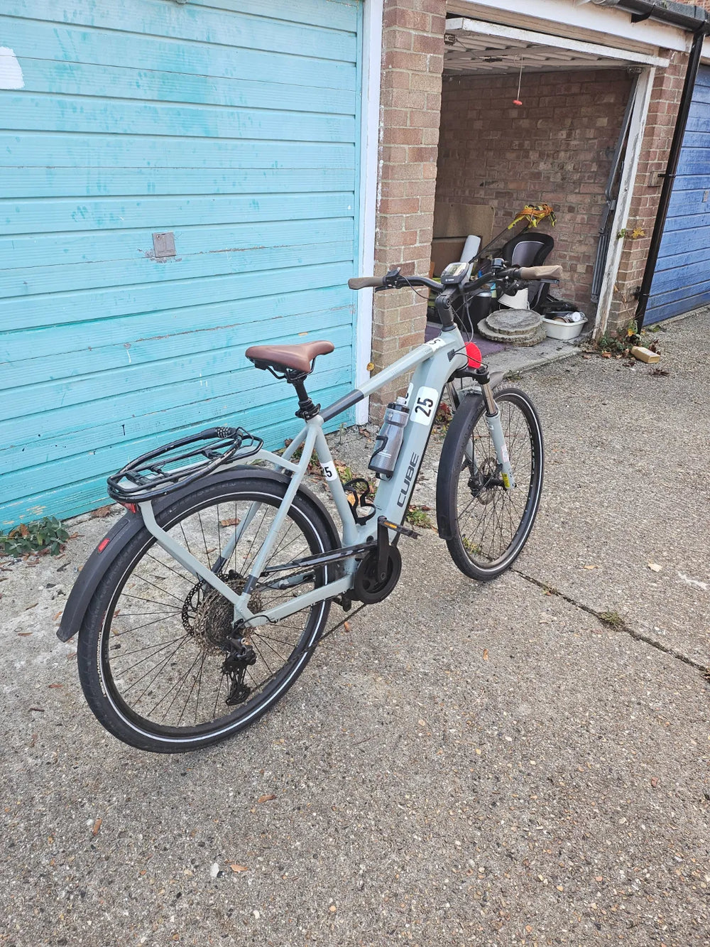 CUBE Touring Hybrid Pro 625 Lunar 2022