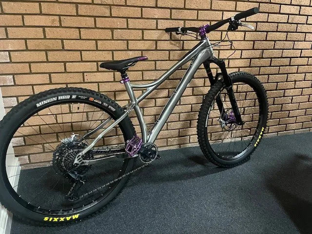 Banshee/HOPE Custom Build  Banshee Paradox Raw Frame L 2024