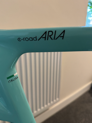Bianchi Aria e-Road 105 Di2 2025