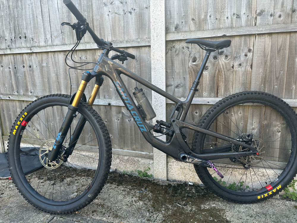 Santa Cruz Hightower X01 / AXS / RSV / Carbon CC / 29 2022