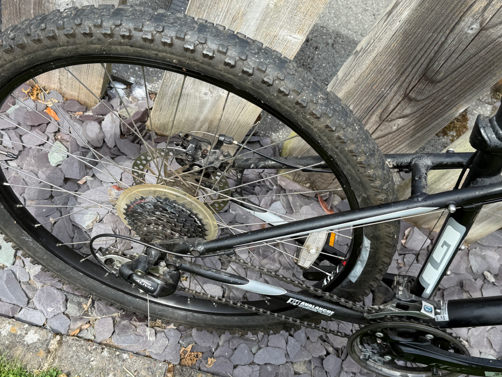 GT Avalanche 3 0 Cable Disc 2016